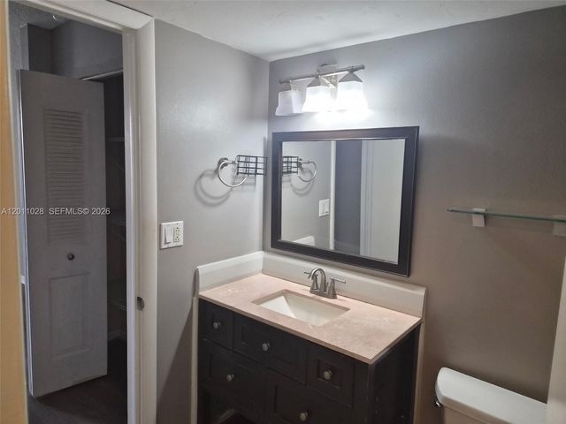 7175 Orange Drive 203H, Davie, FL 33314