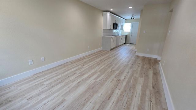 7318 La Salette Street B, Houston, TX 77021