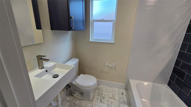 7318 La Salette Street B, Houston, TX 77021