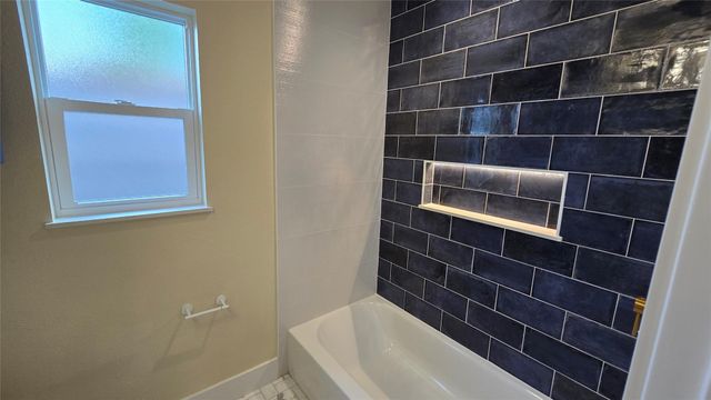 7318 La Salette Street B, Houston, TX 77021