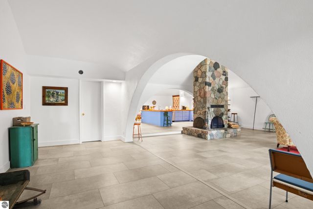 2488 W Trumbull Road, Maple City, MI 49664