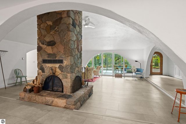 2488 W Trumbull Road, Maple City, MI 49664