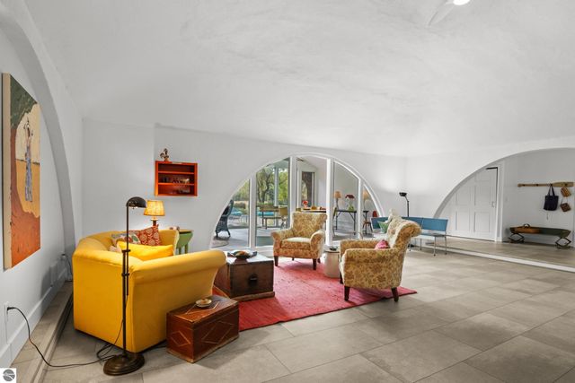 2488 W Trumbull Road, Maple City, MI 49664