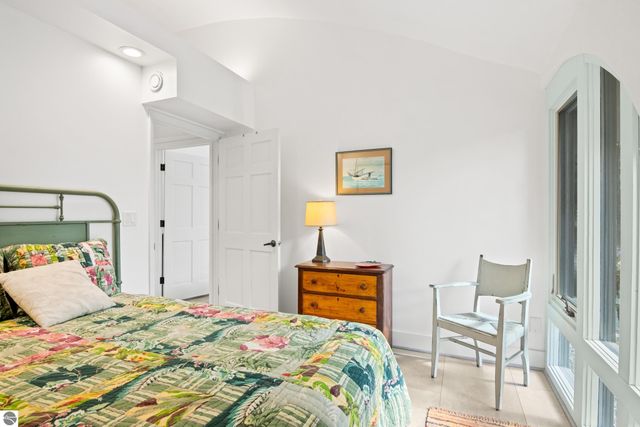 2488 W Trumbull Road, Maple City, MI 49664