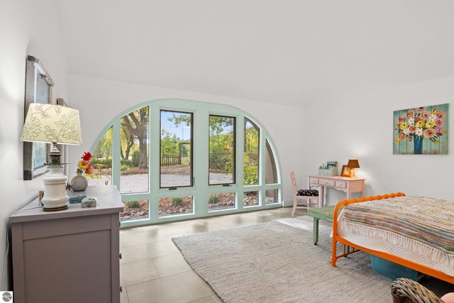 2488 W Trumbull Road, Maple City, MI 49664