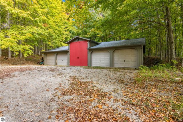 2488 W Trumbull Road, Maple City, MI 49664