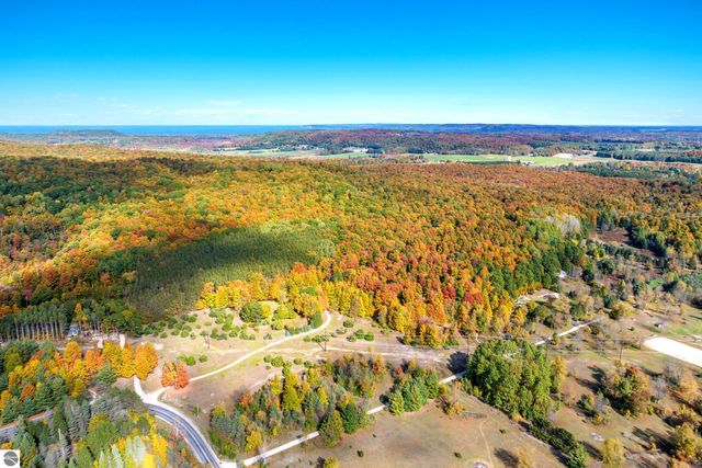 2488 W Trumbull Road, Maple City, MI 49664