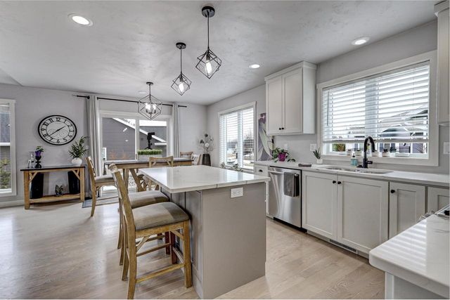 2701 W FALLEN OAK DRIVE, Appleton, WI 54913