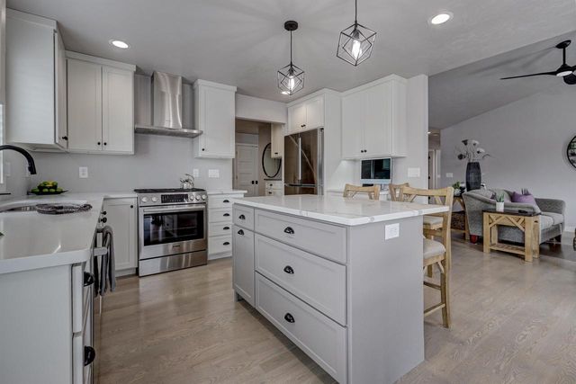 2701 W FALLEN OAK DRIVE, Appleton, WI 54913