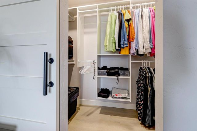 2701 W FALLEN OAK DRIVE, Appleton, WI 54913