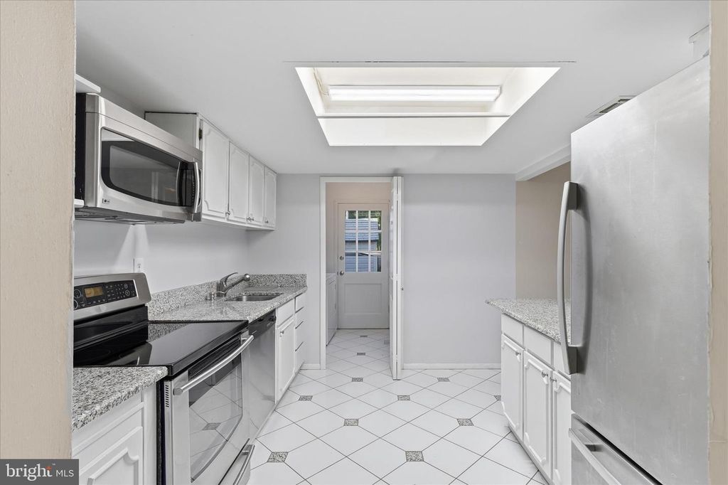 Image 10 of property listing at 12774 MIDWOOD LN, Bowie, MD 20715