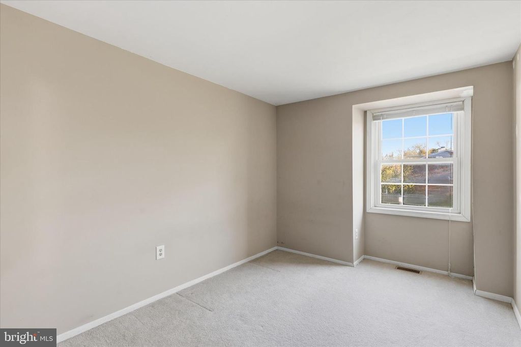 Image 18 of property listing at 12774 MIDWOOD LN, Bowie, MD 20715