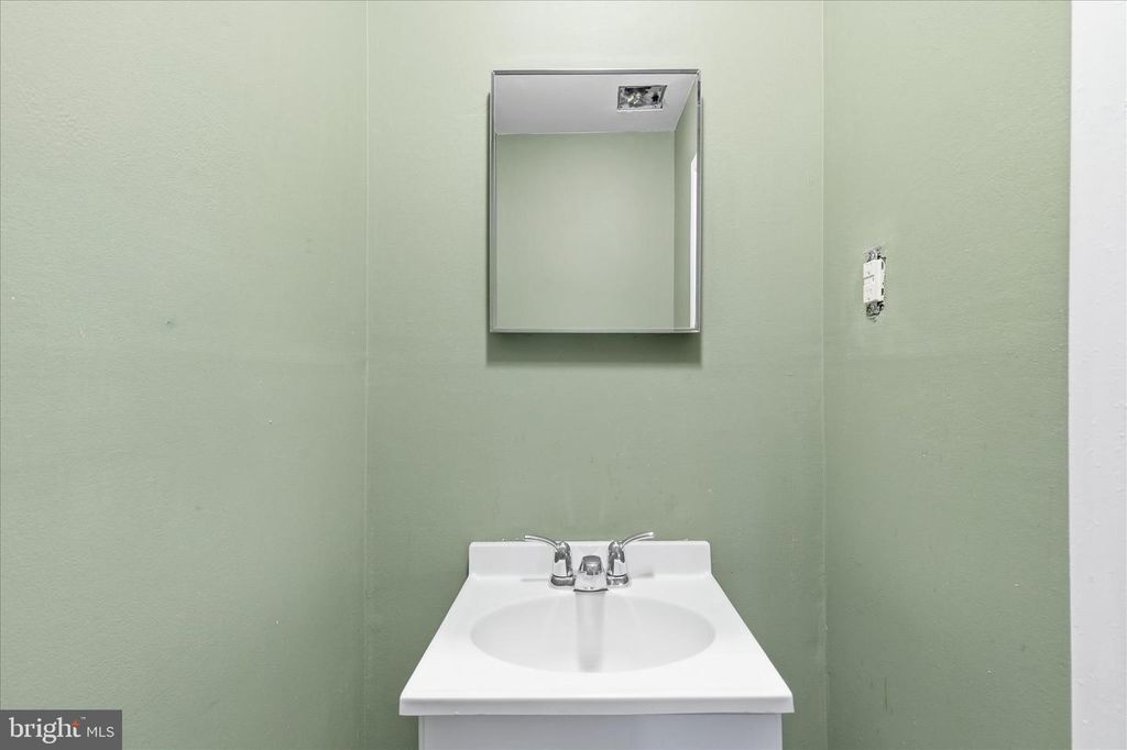 Image 21 of property listing at 12774 MIDWOOD LN, Bowie, MD 20715