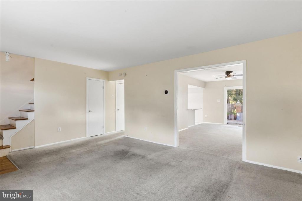 Image 5 of property listing at 12774 MIDWOOD LN, Bowie, MD 20715