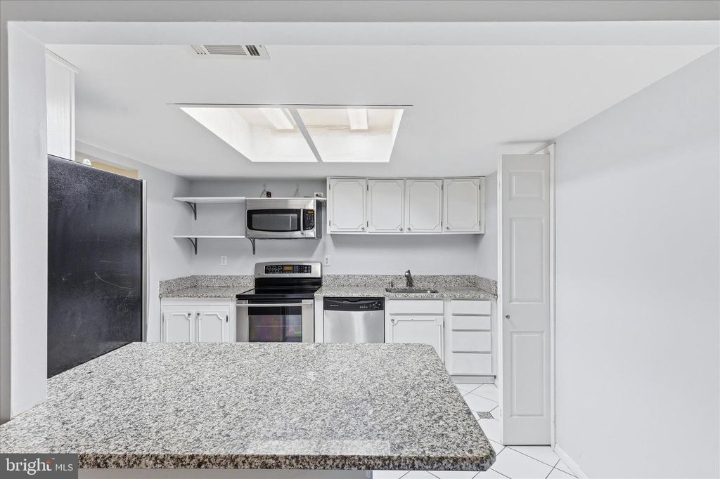 Image 9 of property listing at 12774 MIDWOOD LN, Bowie, MD 20715