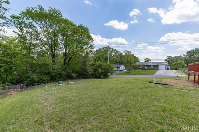 5211 Hunning Road, High Ridge, MO 63049