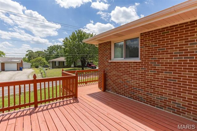 5211 Hunning Road, High Ridge, MO 63049