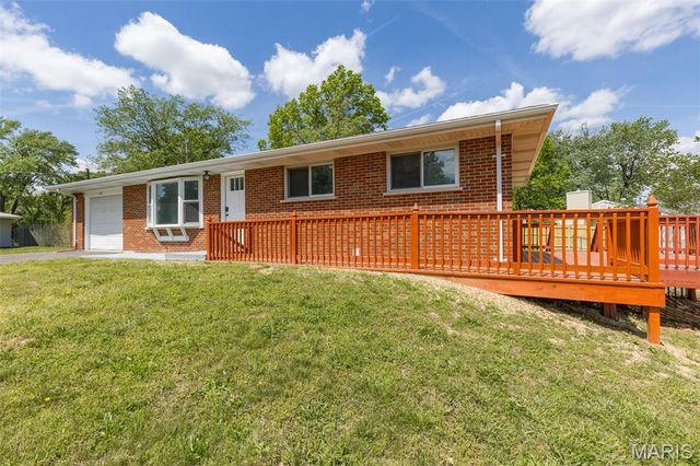 5211 Hunning Road, High Ridge, MO 63049