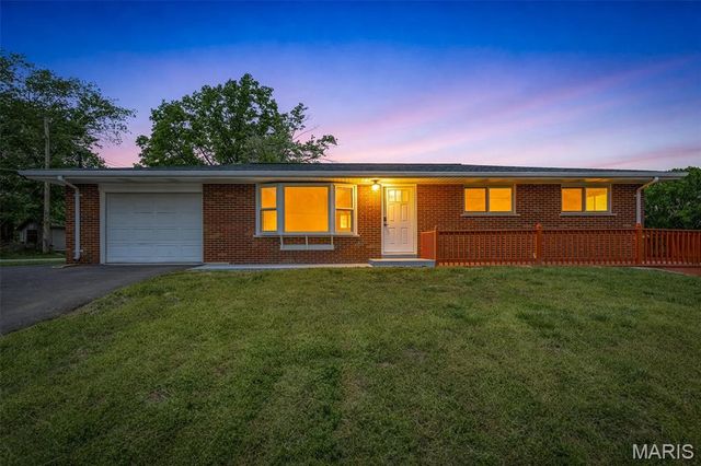 5211 Hunning Road, High Ridge, MO 63049