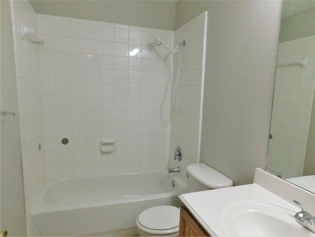 1404 Wenatchee Drive, Krum, TX 76249