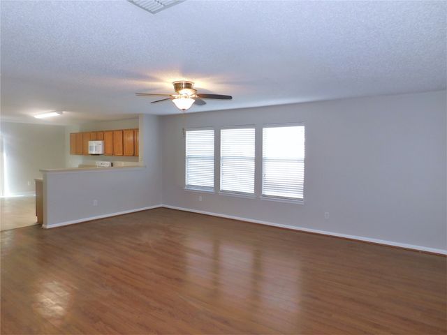 1404 Wenatchee Drive, Krum, TX 76249