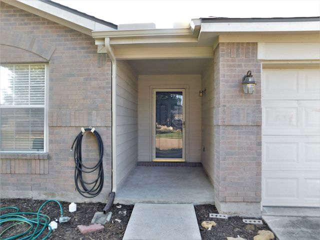 1404 Wenatchee Drive, Krum, TX 76249