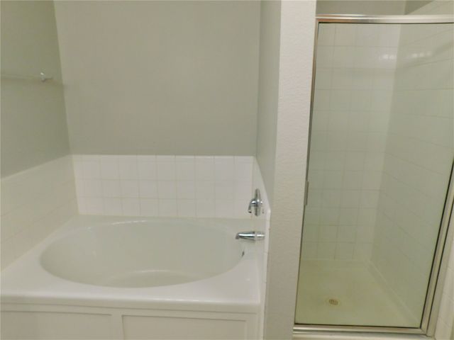 1404 Wenatchee Drive, Krum, TX 76249