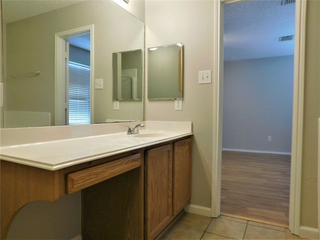 1404 Wenatchee Drive, Krum, TX 76249