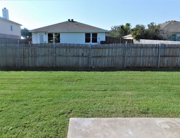 1404 Wenatchee Drive, Krum, TX 76249