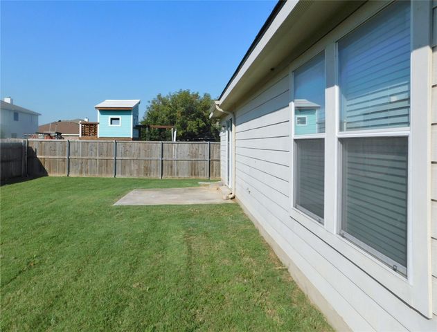 1404 Wenatchee Drive, Krum, TX 76249