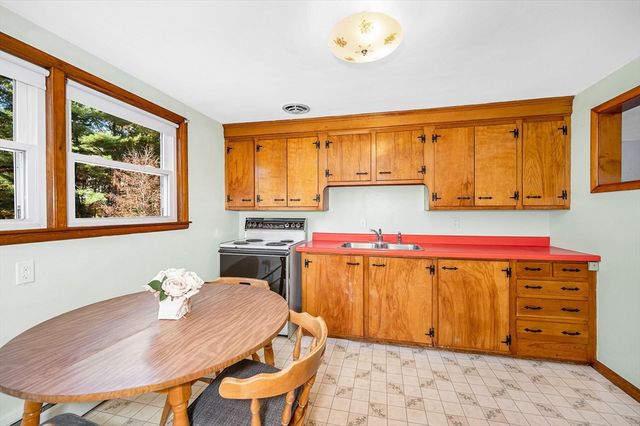 1370 Varnum Ave, Lowell, MA 01854