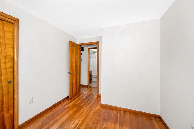 1370 Varnum Ave, Lowell, MA 01854