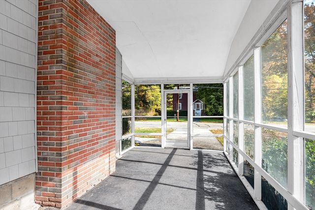 1370 Varnum Ave, Lowell, MA 01854