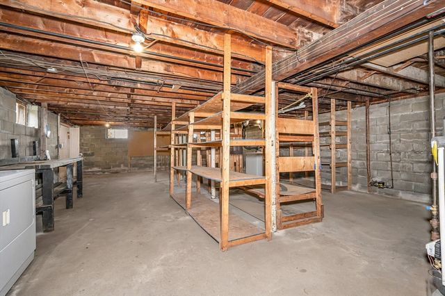 1370 Varnum Ave, Lowell, MA 01854