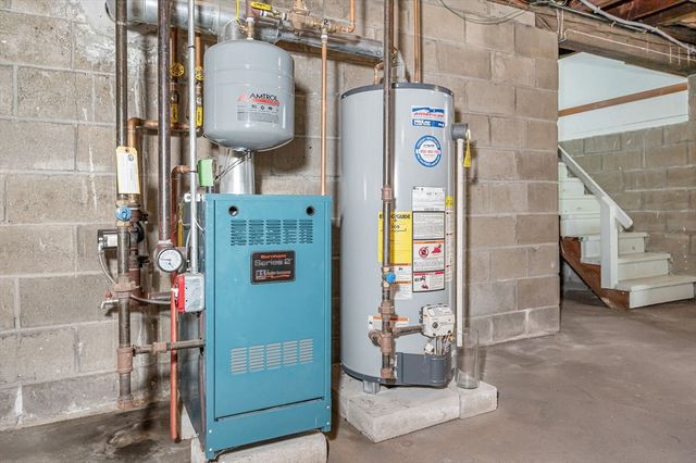 1370 Varnum Ave, Lowell, MA 01854