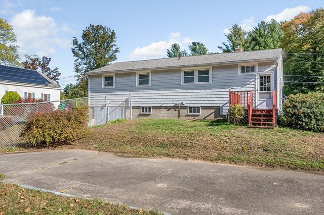 1370 Varnum Ave, Lowell, MA 01854