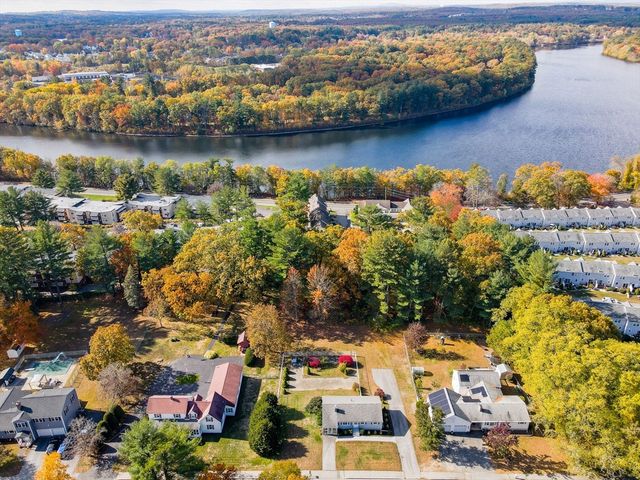 1370 Varnum Ave, Lowell, MA 01854