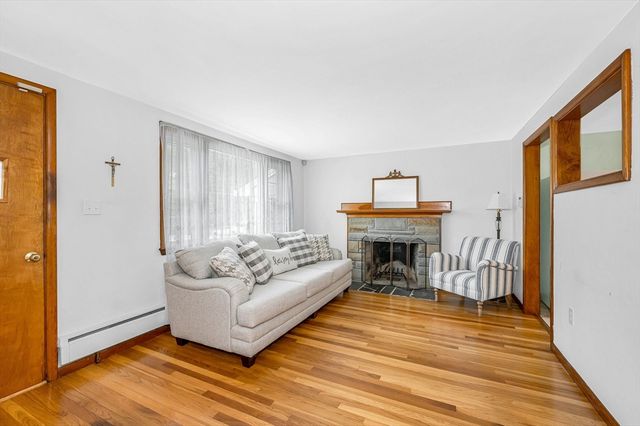 1370 Varnum Ave, Lowell, MA 01854