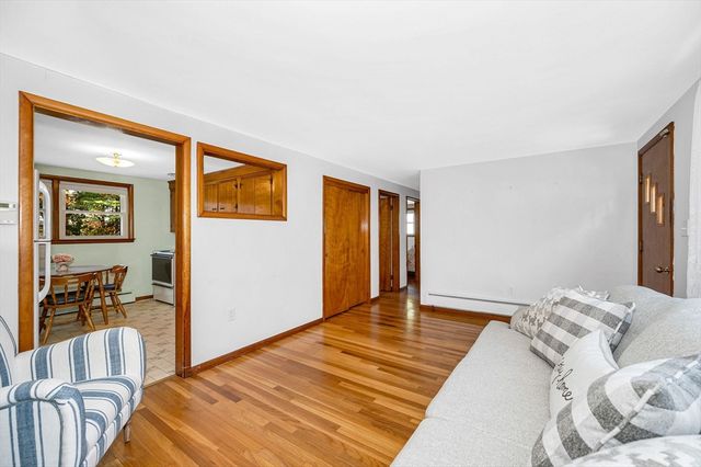 1370 Varnum Ave, Lowell, MA 01854