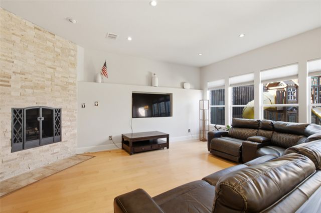 6925 Medallion Drive, Plano, TX 75024