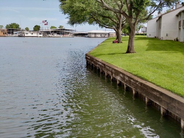 12100 Melville Drive 302C, Montgomery, TX 77356