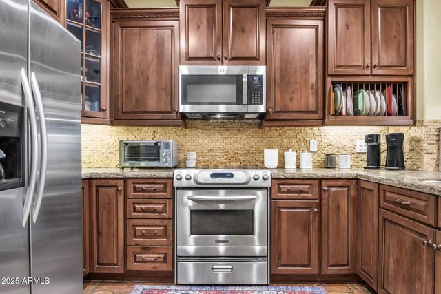 2458 E ROMA Avenue, Phoenix, AZ 85016