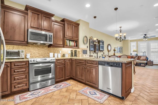 2458 E ROMA Avenue, Phoenix, AZ 85016