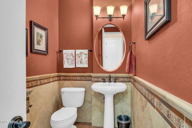 2458 E ROMA Avenue, Phoenix, AZ 85016