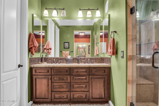 2458 E ROMA Avenue, Phoenix, AZ 85016