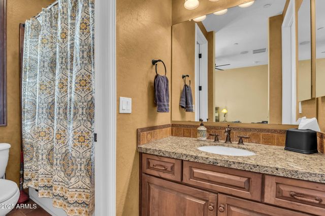 2458 E ROMA Avenue, Phoenix, AZ 85016