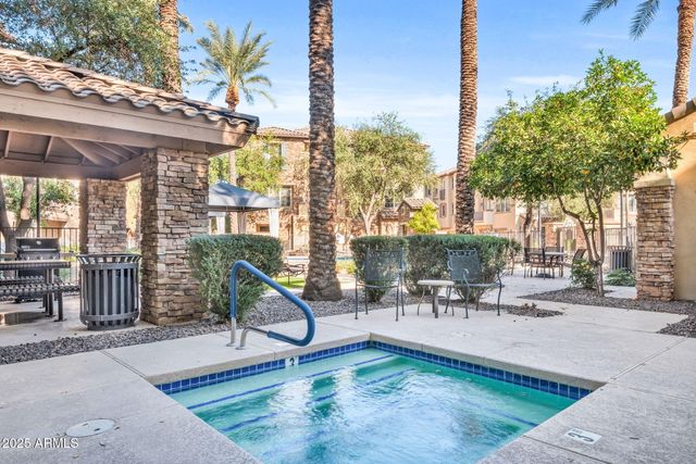 2458 E ROMA Avenue, Phoenix, AZ 85016