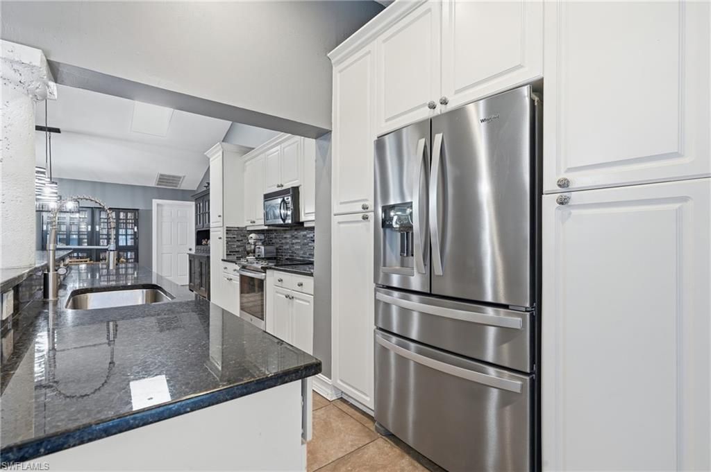 2202 SW 14th AVE, CAPE CORAL, FL 33991 — photo 3