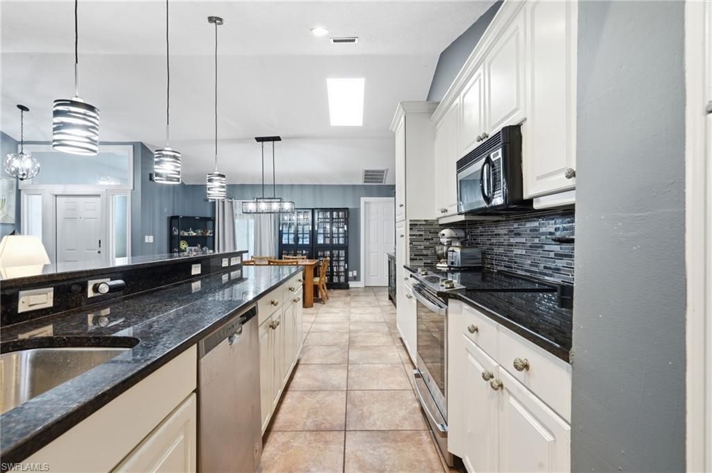 2202 SW 14th AVE, CAPE CORAL, FL 33991 — photo 4