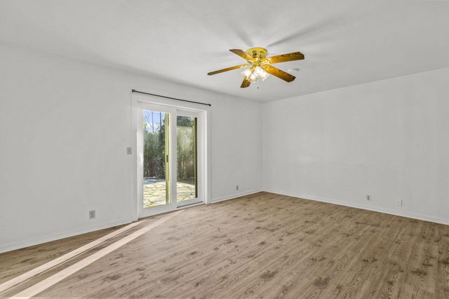 1180 Jaxon Way, Redding, CA 96003